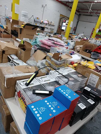 Supreme Discount Warehouse in Passaic, NJ storefront